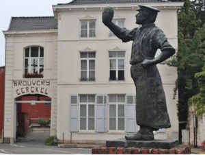 Diest op een voetstuk